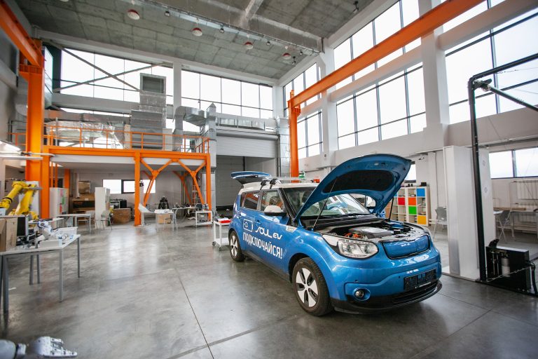 Команда Университета Иннополис примет участие в конкурсе беспилотных автомобилей Up Great «Зимний город»
