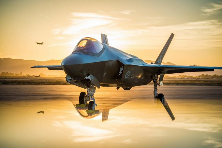 ВВС США к 2020 году установит на истребители лазерное вооружение