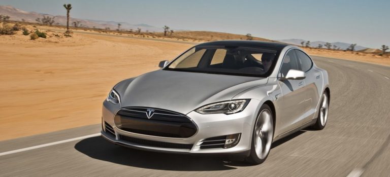 Исследователи раскритиковали данные Tesla о том, что их автопилот снизил аварии на 40%