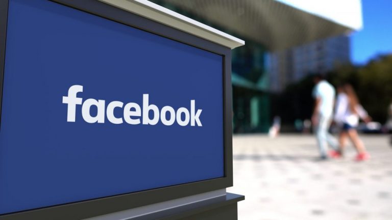 США начали расследование сделок по обмену данными 150 млн пользователей Facebook