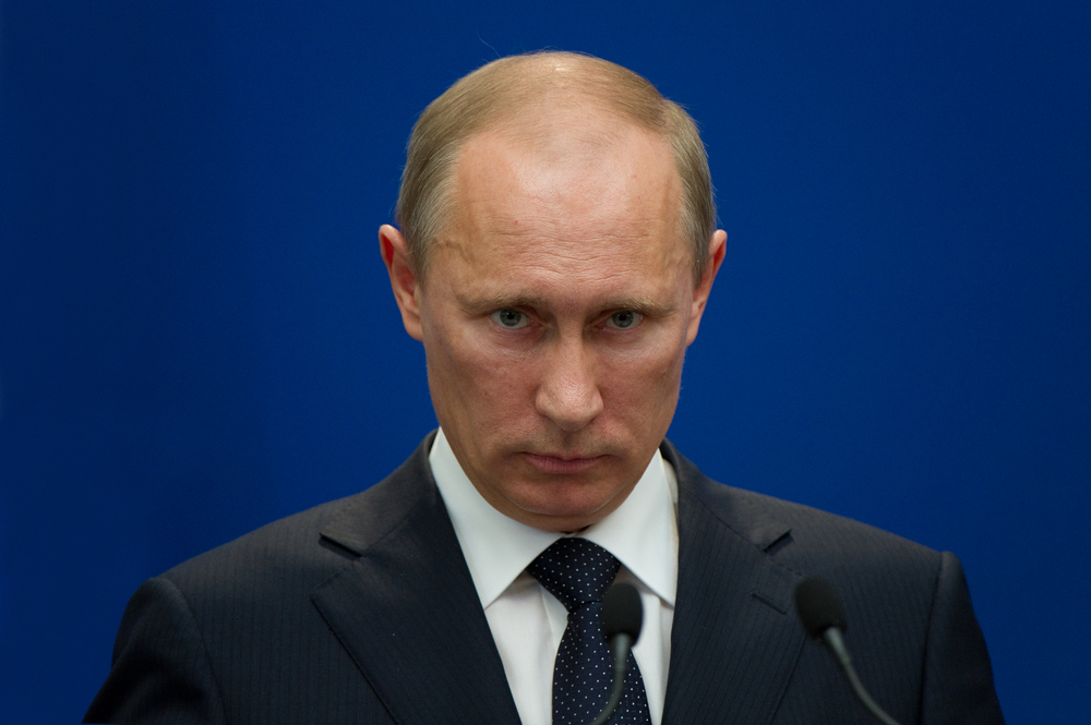 Путин подписал законы о блокировке СМИ за фейковые