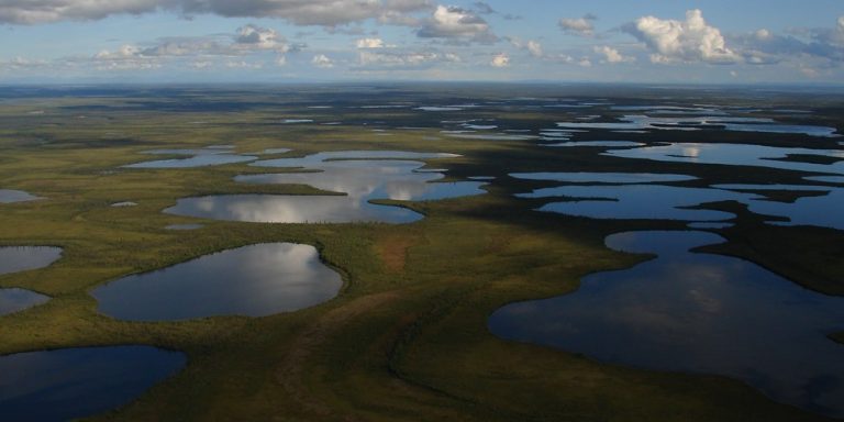Таяние вечной мерзлоты привело к росту числа оползней. Это еще одно опасное последствие глобальных изменений климата