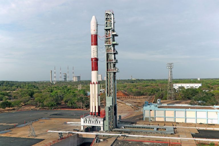Обломки сбитого Индией спутника Microsat-R угрожают российским космическим аппаратам