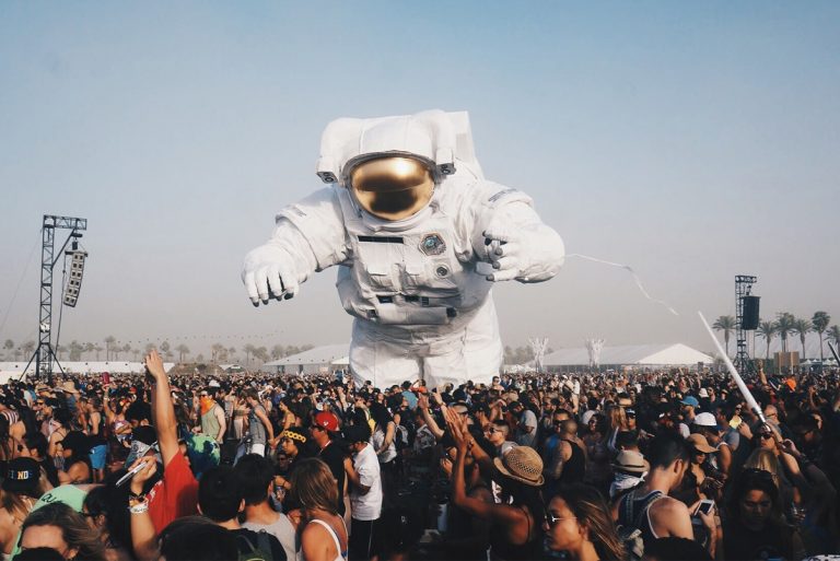 На фестивале Coachella решили использовать технологию дополненной реальности