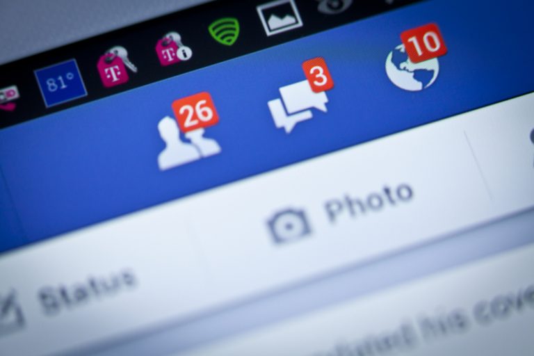 Суд оштрафовал Facebook на 3 тыс. рублей за отказ хранить персональные данные в России