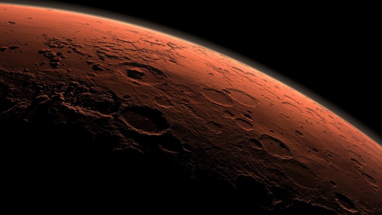 Ученые обнаружили сезонный круговорот воды на Марсе