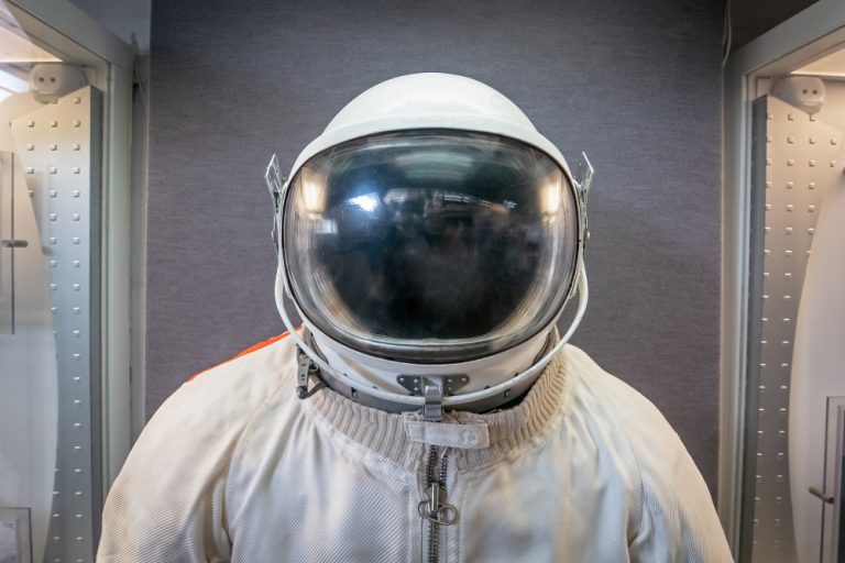 На МКС появятся новые тренажеры — космический батут и виброплатформа