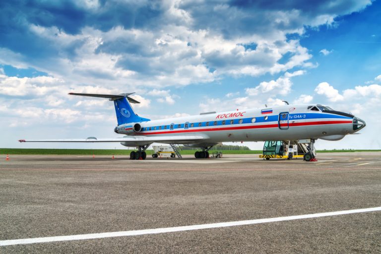 Самолет Ту-134 совершил последний полет. Рейсы на нем выполнялись 56 лет!