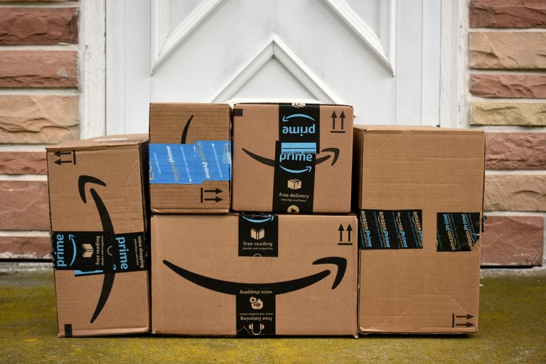 Amazon разрабатывает носимое устройство для определения эмоций человека по его голосу