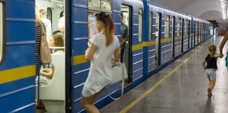 МВД с помощью системы распознавания лиц ежемесячно задерживает до 10 человек в московском метро