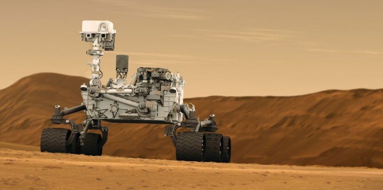 Посмотрите, как инженеры НАСА в прямом эфире собирают марсоход Mars 2020
