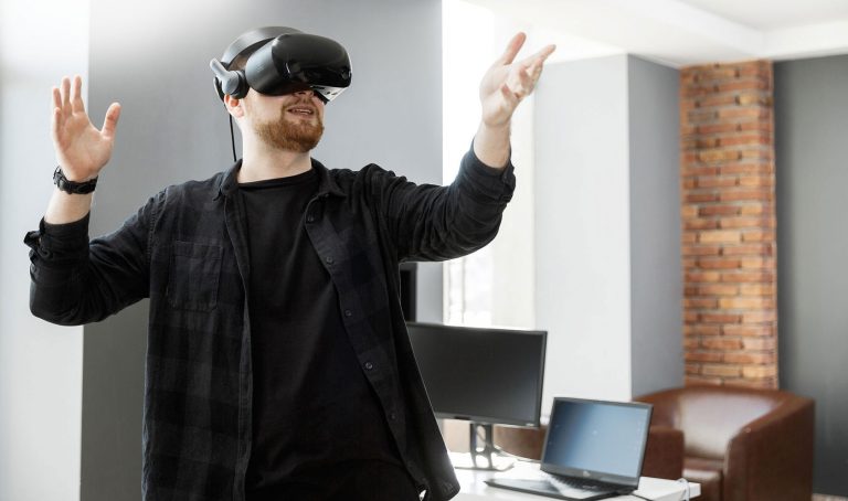 Стартап Varwin запустил бесплатный конструктор VR-приложений для бизнеса