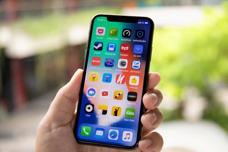 Власти хотят обязать производителей смартфонов предустанавливать российские приложения. Apple намекает на уход с рынка