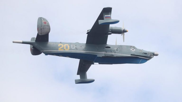 Минобороны проводит модернизацию «Бе-12» — старейших самолетов-амфибий в России