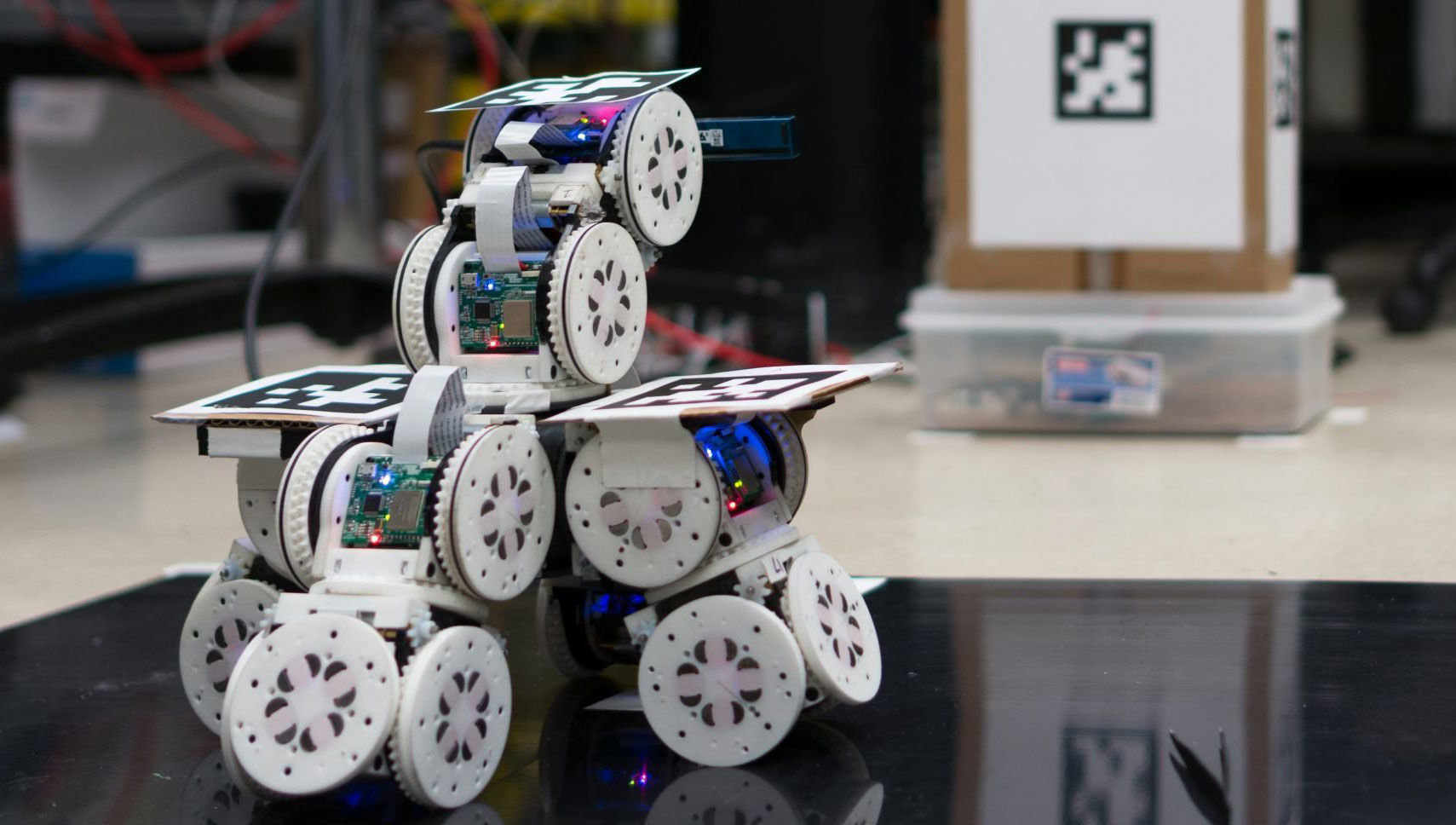 Современные направления робототехники. Модульный робот. Маленький робот. Блочные роботы. Самовоспроизводящиеся роботы.