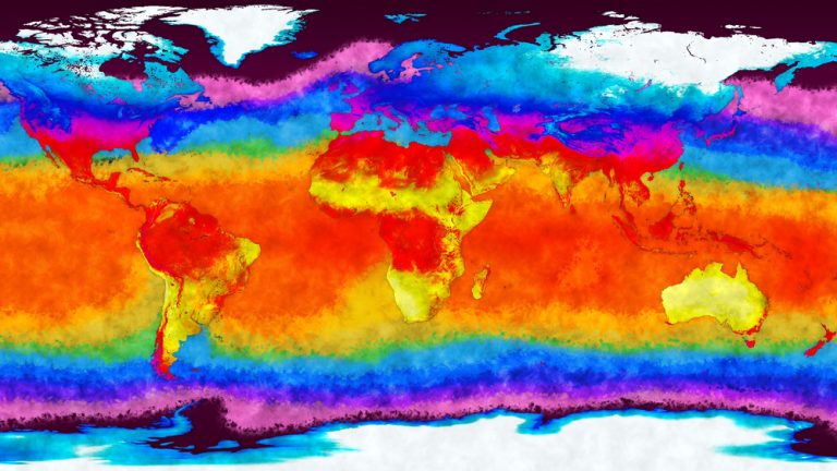 К 2050 году максимальная температура в Москве вырастет на 5,5 °C. В Санкт-Петербурге — на 6,1 °C