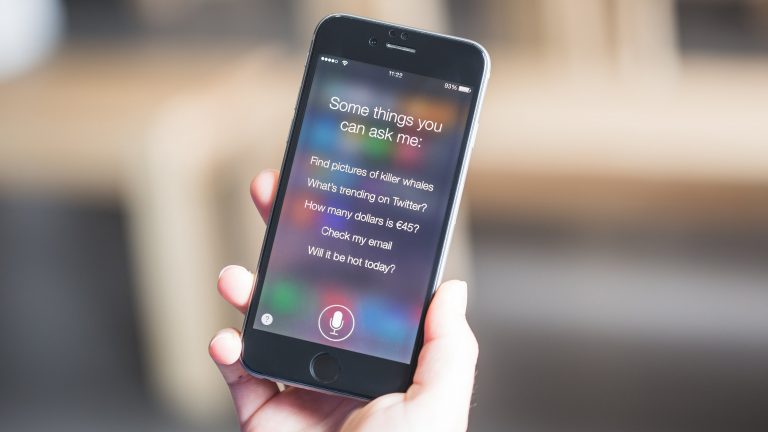 Подрядчик Apple слушает разговоры пользователей с Siri. Среди них — записи сцен секса и разговоры с врачами