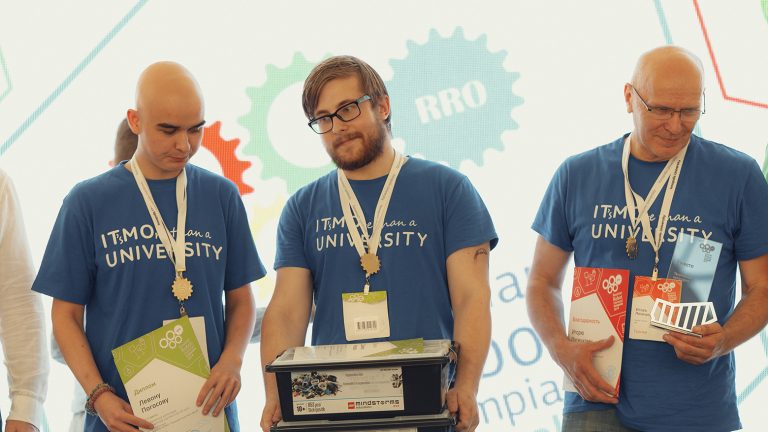 «Мой главный учебник — это Google»: победители Russian Robot Olympiad 2019 рассказали о роботах будущего и реальности восстания машин