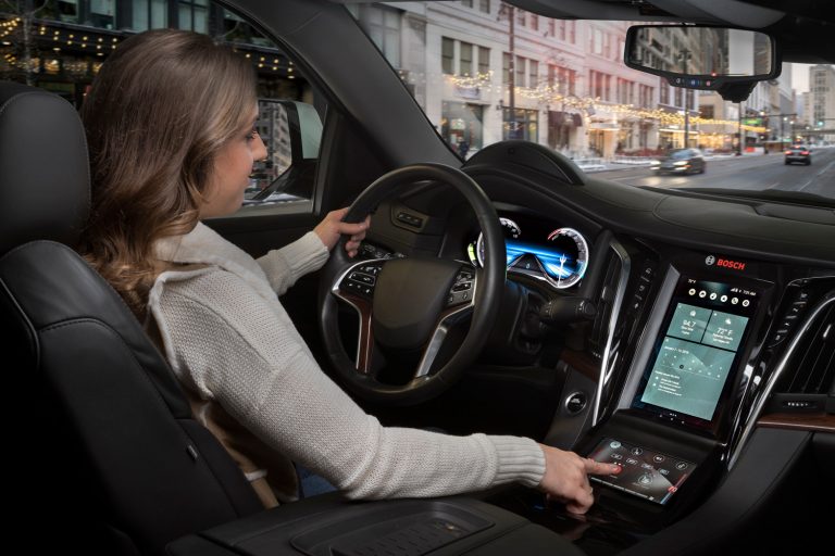 Bosch представил автомобильный проектор с технологией дополненной реальности