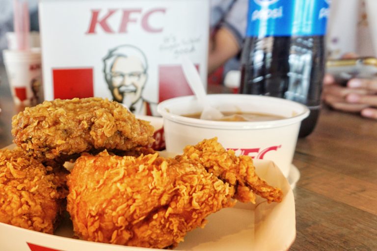 Сеть KFC впервые добавила в меню искусственную курицу