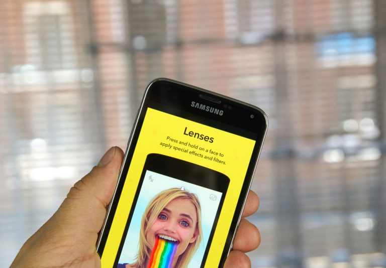 Snapchat впервые вошел в лидеры среди соцсетей в России. Им пользуются 3,2 млн россиян!