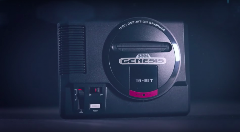 Sega показала, как будет выглядеть мини-версия ее легендарной консоли Mega Drive. Купить приставку можно будет уже в сентябре!