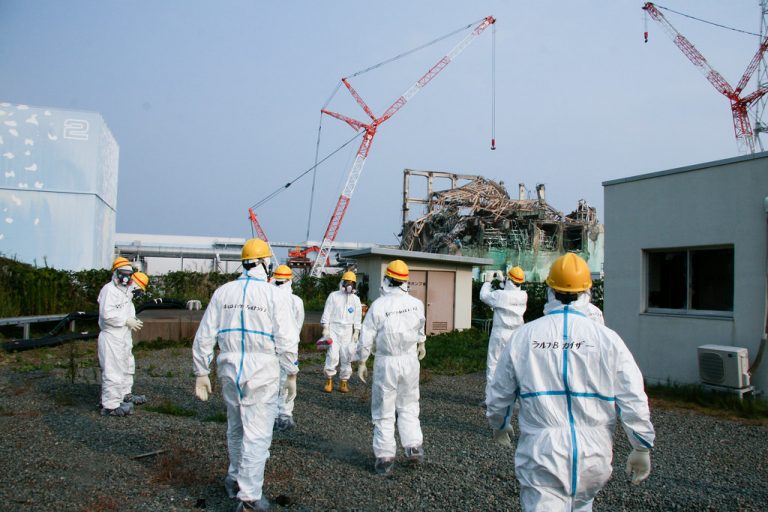 Япония может сбросить в океан радиоактивную воды с «Фукусимы-1». Экологи и рыбаки протестуют