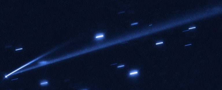 Ученые впервые обнаружили астероид, который меняет цвет