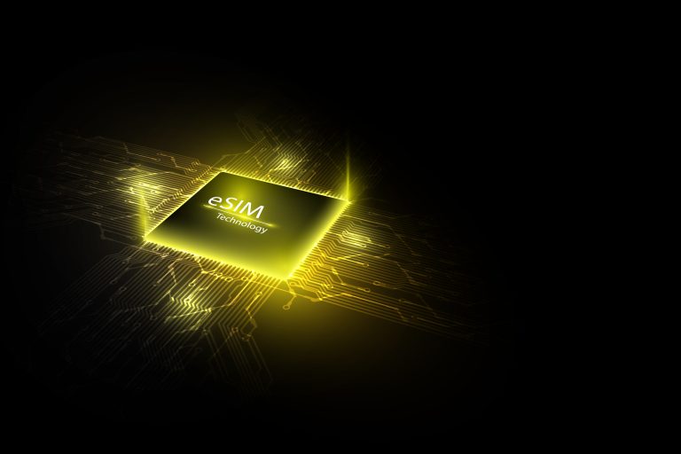 Минкомсвязь разрешила Tele2 возобновить выдачу электронных SIM-карт абонентам