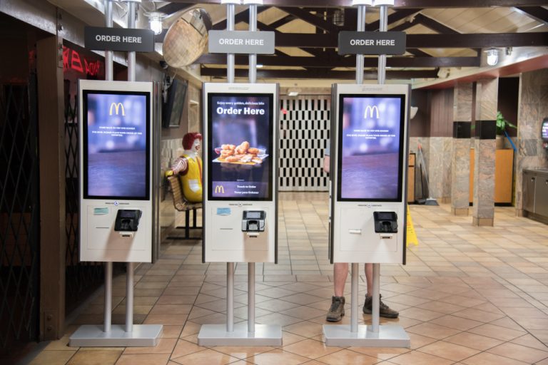 McDonald’s доверит прием заказов голосовому помощнику