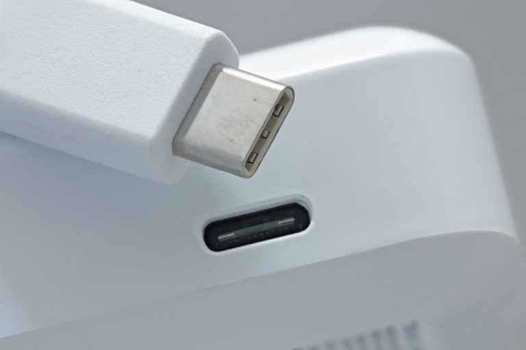 USB-IF опубликовала спецификации нового стандарта USB4. Устройства с ним появятся уже в 2020 году