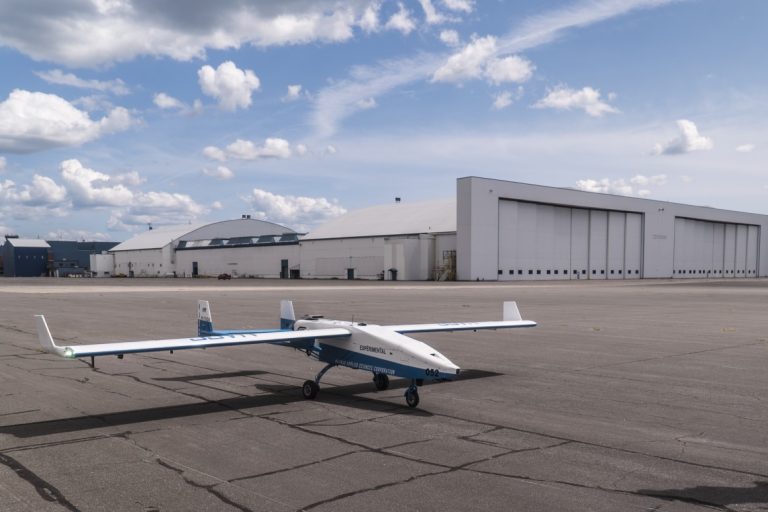 Посмотрите на первый полет дрона с турбореактивным двигателем от UAV Turbines