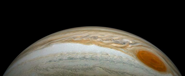 Миссия Juno проработает на орбите Юпитера еще четыре года