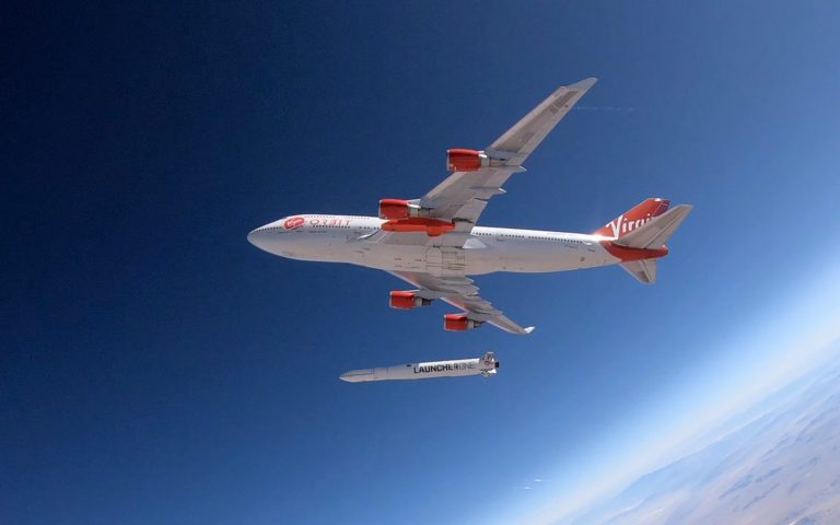 Virgin Orbit первой из частных компаний отправит спутники на Марс