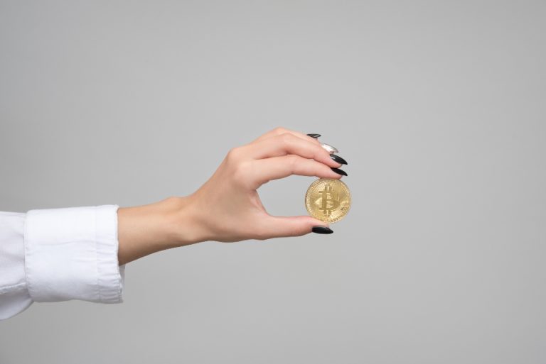 21,6% биткойнов никуда не переводились в течение пяти лет. Это рекордный показатель за всю историю