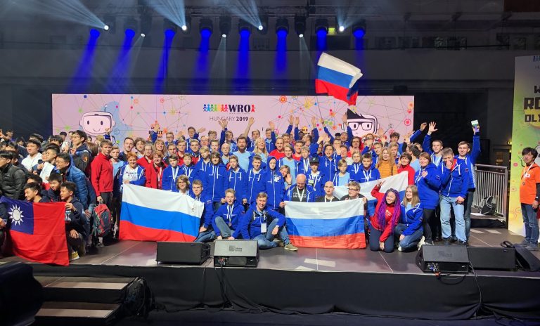 Российские школьники заняли первое место на Всемирной олимпиаде по робототехнике