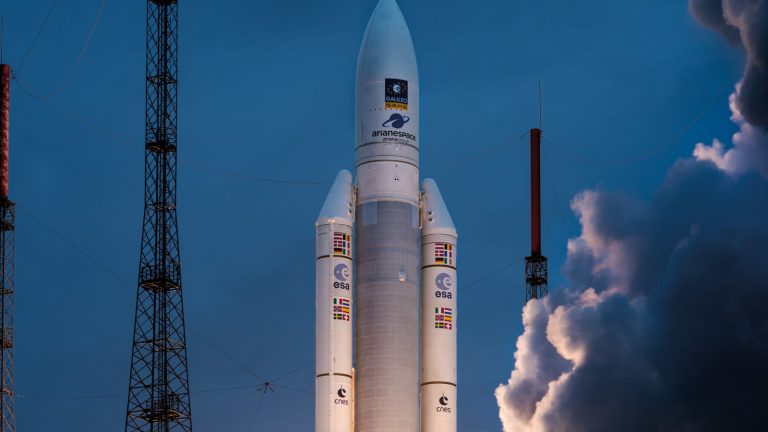 Запуск европейской ракеты Ariane 5 отложили на неопределенный срок за 20 минут до старта