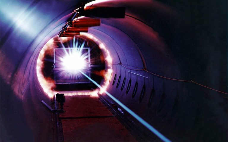 Российские ученые создали систему передачи данных через атмосферу с помощью лазерного луча