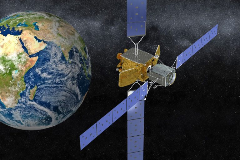 Российская компания Easar разрабатывает спутник для сжигания космического мусора солнечными лучами