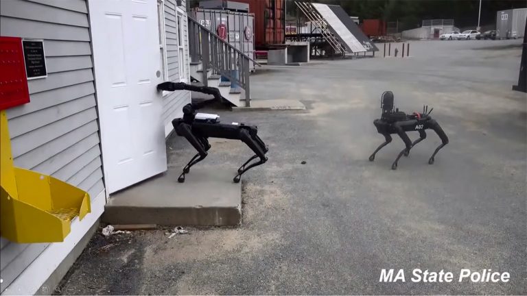 Полиция Массачусетса протестировала робопсов Spot от Boston Dynamics
