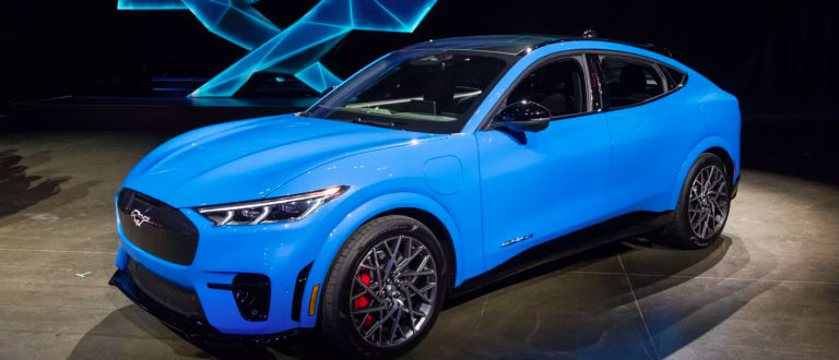 Ford выпустил первый серийный электрокар под брендом Mustang
