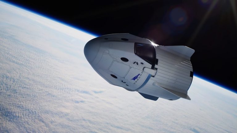 Первый пилотируемый полет Crew Dragon к МКС состоится в 2020 году