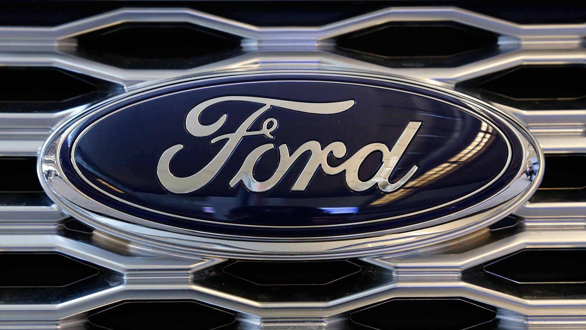 Ford выпустил первый серийный электрокар под брендом Mustang. 