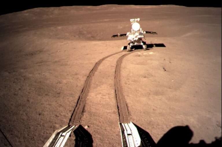 Китайская лунная миссия Chang’e-4 вышла из спячки