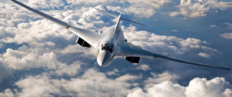 Бомбардировщики Ту-160 получат гиперзвуковые ракеты «Кинжал»