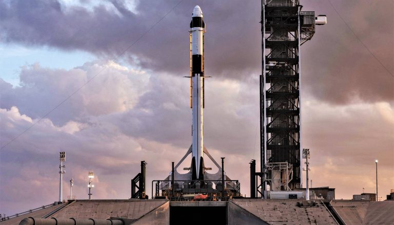 SpaceX запустила сервис для аренды ракет за $1 млн