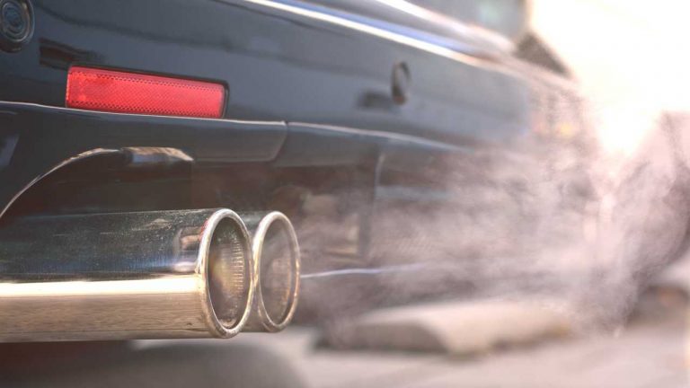Великобритания запретит продажу гибридных и бензиновых автомобилей с 2035 года