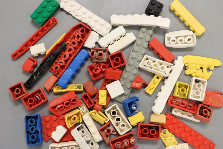 Детали конструктора LEGO разлагаются в океане около 1,3 тыс. лет