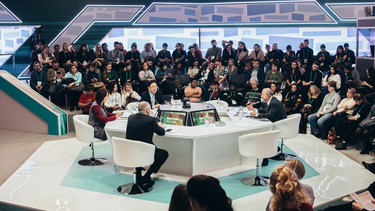 ВИЧ-2020: поздняя диагностика, «стесняющиеся» врачи и проблемы с вакциной