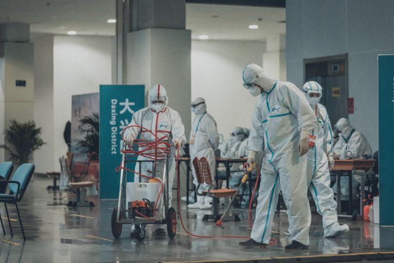 Робототехническая компания представила терминалы для проверки на коронавирус
